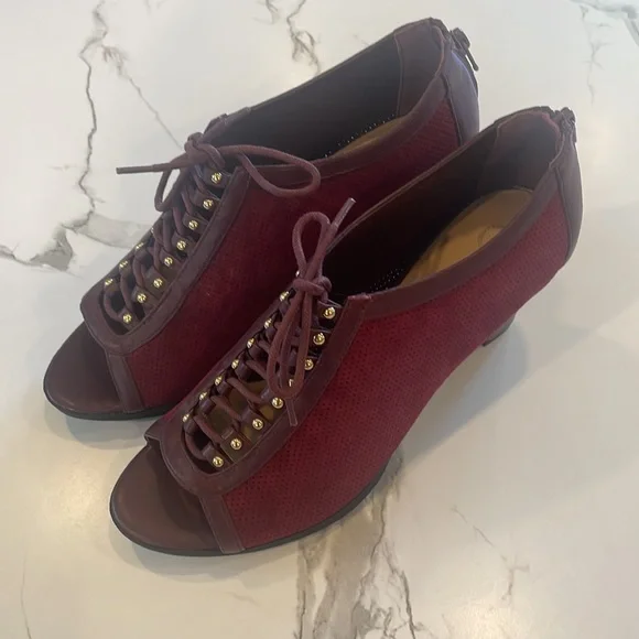 Bella Vita Burgundy Suede Peep toe,lace up,chunky heel,zipper closure,7 1/2, - Picture 15 of 16
